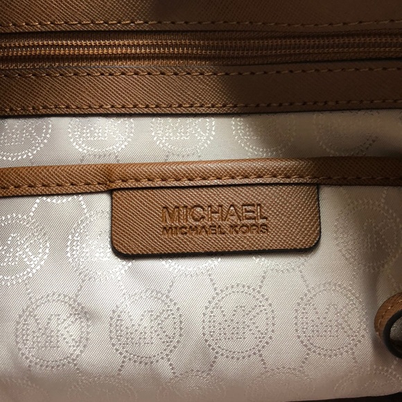 AUTHENTIC NEW Michael Kors Jet Set Travel Bag - Picture 6 of 8